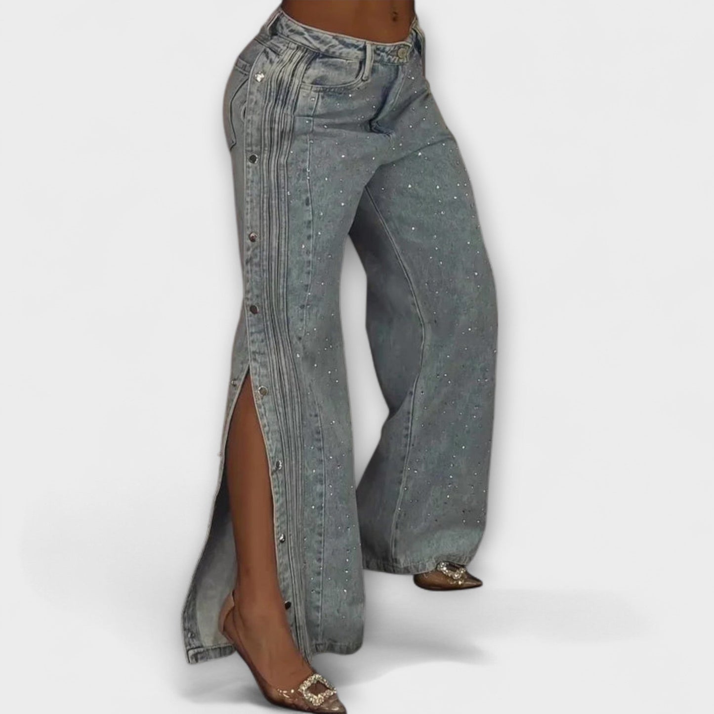 Nola - Jeans a Vita Alta con Decorazioni in Strass e Bottoni Laterali