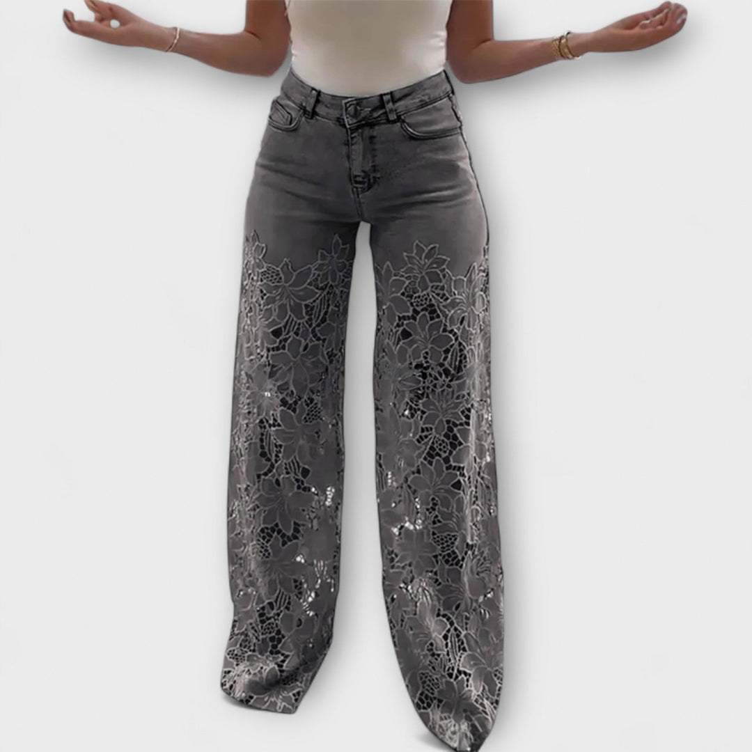 Jeans alla moda in patchwork di pizzo